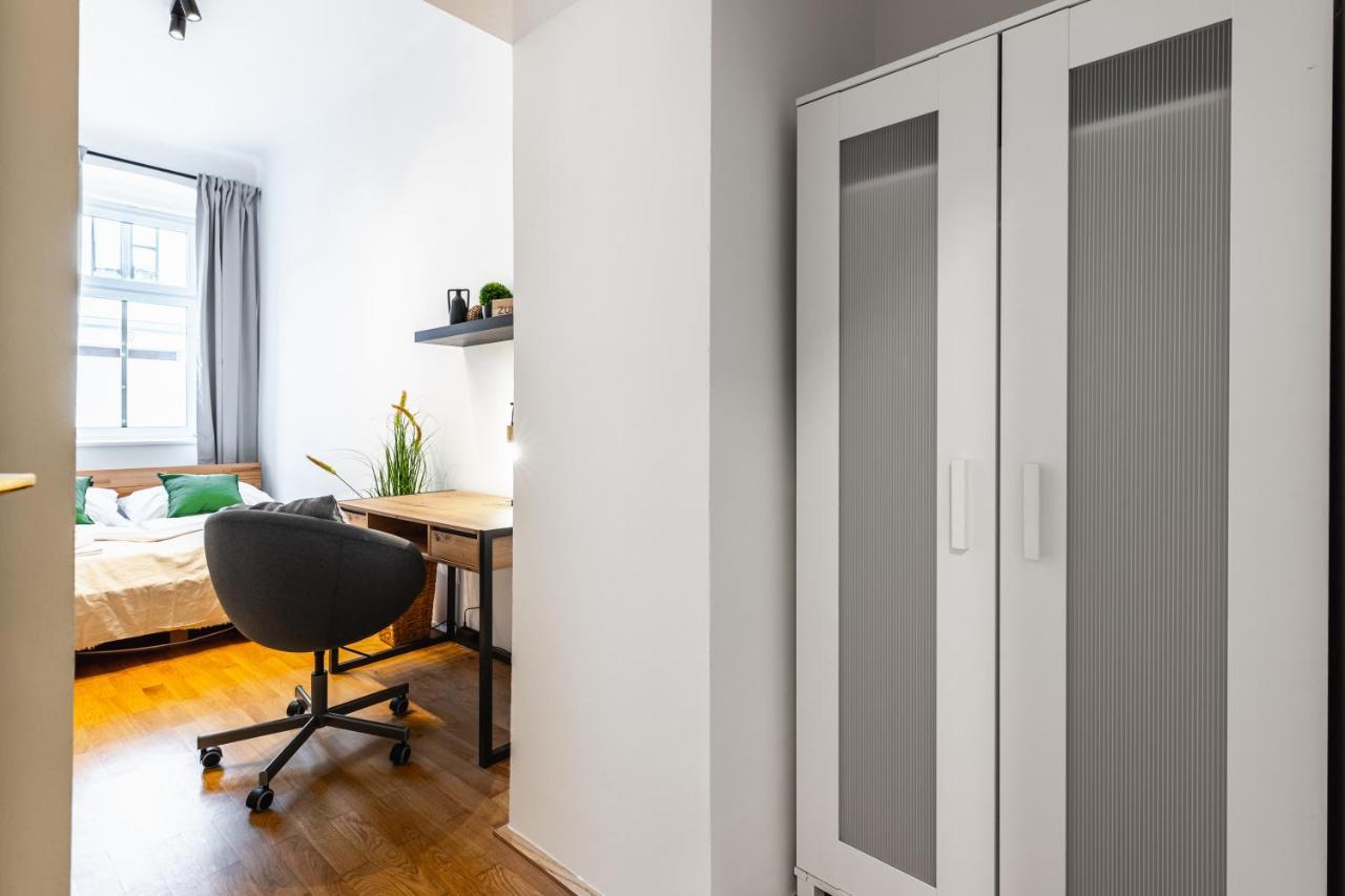 Stylish Designed In A Location * Viena
